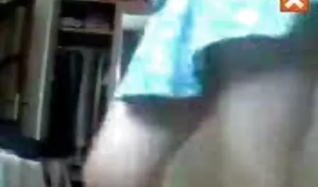갈색 우크라이나어 포르노에서 세 머리는 그것을 복용하는 모든 구멍에