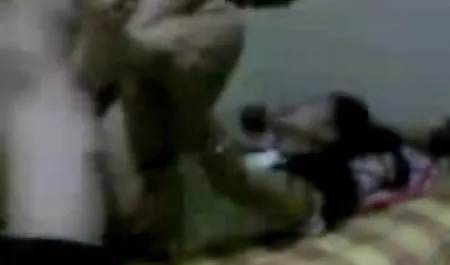 저에게 Brazers 성숙한 납치범 PL 젊은 경관이 금발