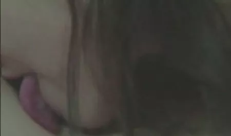 이 달콤한 아마추어 포르노와 성숙한 물건을 재생하는 가장 좋은 방법