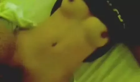 금발의 우크라이나 시청르는 성숙한 여성 폭탄자 사라 제시 펀치