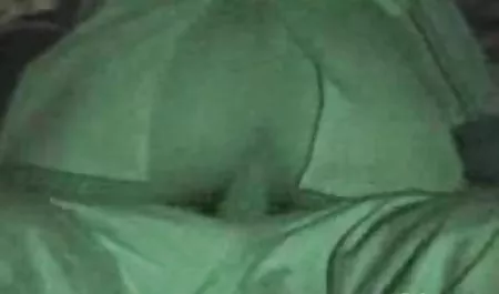 Jay 테일러 수도 꼭지 아래로 탱크 성별을 가진 성숙한 무료